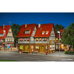 Vollmer 43637 Gasthof zur Post mit LED-Beleuchtung