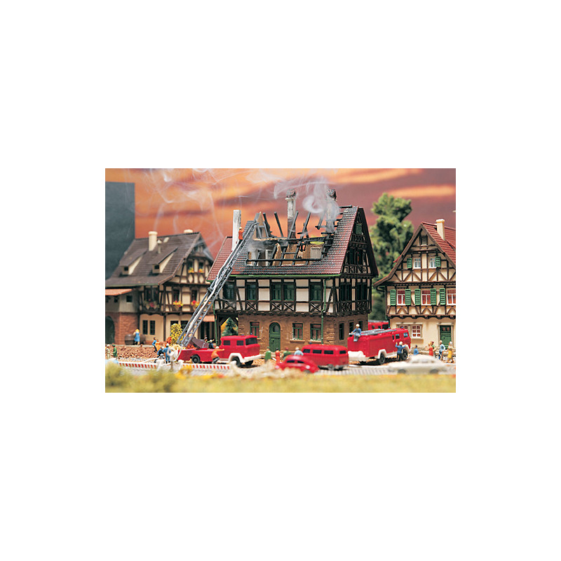 Vollmer 47738 Brennendes Haus, N