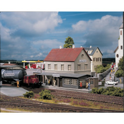 Piko 61820 Bahnhof "Burgstein"